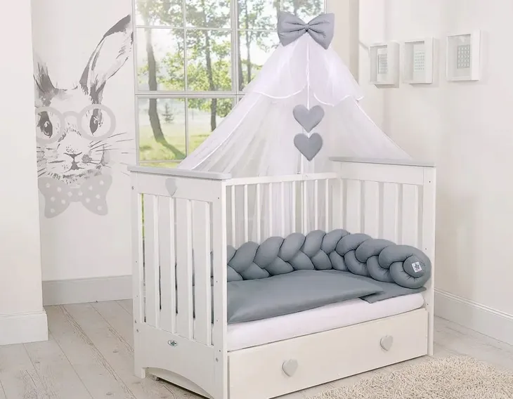 moskitiera-z-szyfonu-biala-plec-chlopcy-dziewczynki