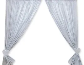 zaslonki-do-pokoju-dzieciecego-wiszace-serduszka