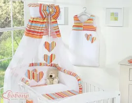 baldachim-z-tiulu-serduszka-paseczki-pomaranczowe