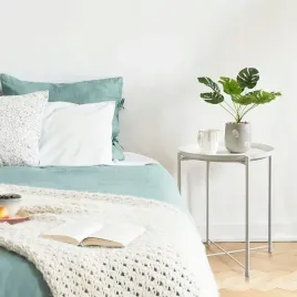 stolik-okragly-metalowy-w-stylu-loft-bialy