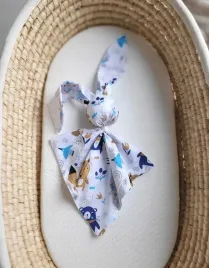 miekka-przytulanka-kocyk-kroliczek-z-bawelny-misie-granatowe