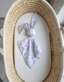 miekka-przytulanka-kocyk-kroliczek-z-bawelny-mini-gwiazdki-szare-szary