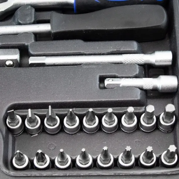 zestaw-narzedzi-82-elementy-stan-nowy-liczba-elementow-w-zestawie-82