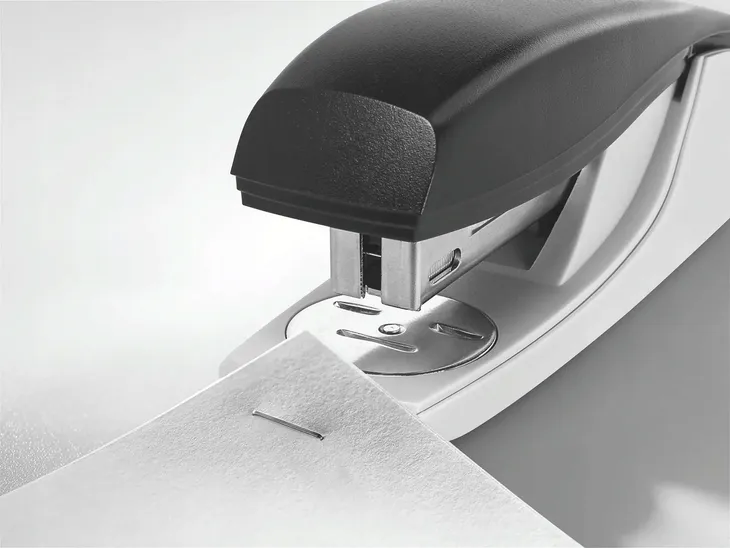 zszywacz-leitz-5501-niebieski-stan-nowy-marka-leitz