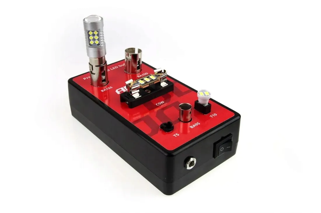 01517-tester-zarowek-led