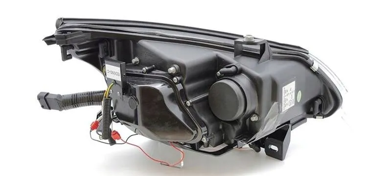 lampy-xenon-black-ringi-ccfl-do-bmw-e60-e61-05-07