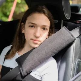 poduszka-i-nakladka-na-pas-bezpieczenstwa-2w1