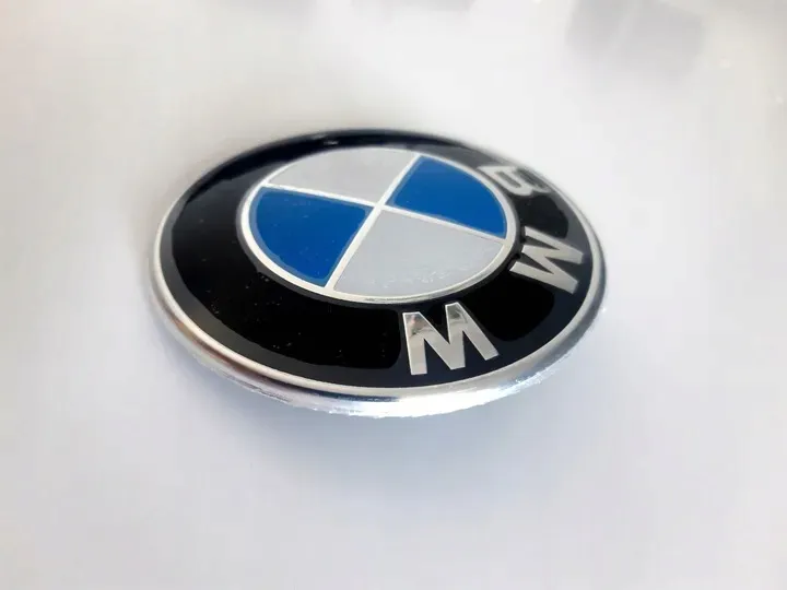 emblemat-znaczek-logo-bmw-82mm-e30-e34-e38-e46-e53-e83-e60-e61-e67-x3-nowy-numery-katalogowe-zamiennikow-1866629