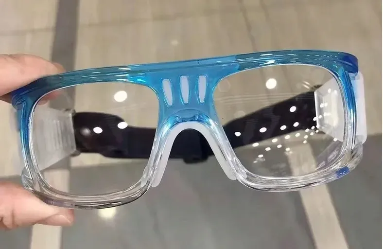 okulary-sportowe-korekcyjne-czarne-minusy-4-5