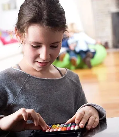smart-games-iq-puzzler-pro-material-plastik
