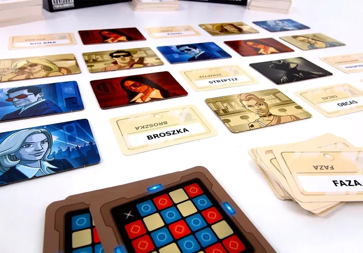 tajniacy-bez-cenzury-gra-4-8-osob-codenames-czas-rozgrywki-do-15-minut