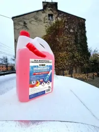 zimowy-plyn-do-spryskiwaczy-piekny-zapach-bez-trujacego-metanolu-22-10l