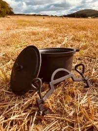 kociolek-zeliwny-garnek-mysliwski-na-pieczonki-4l