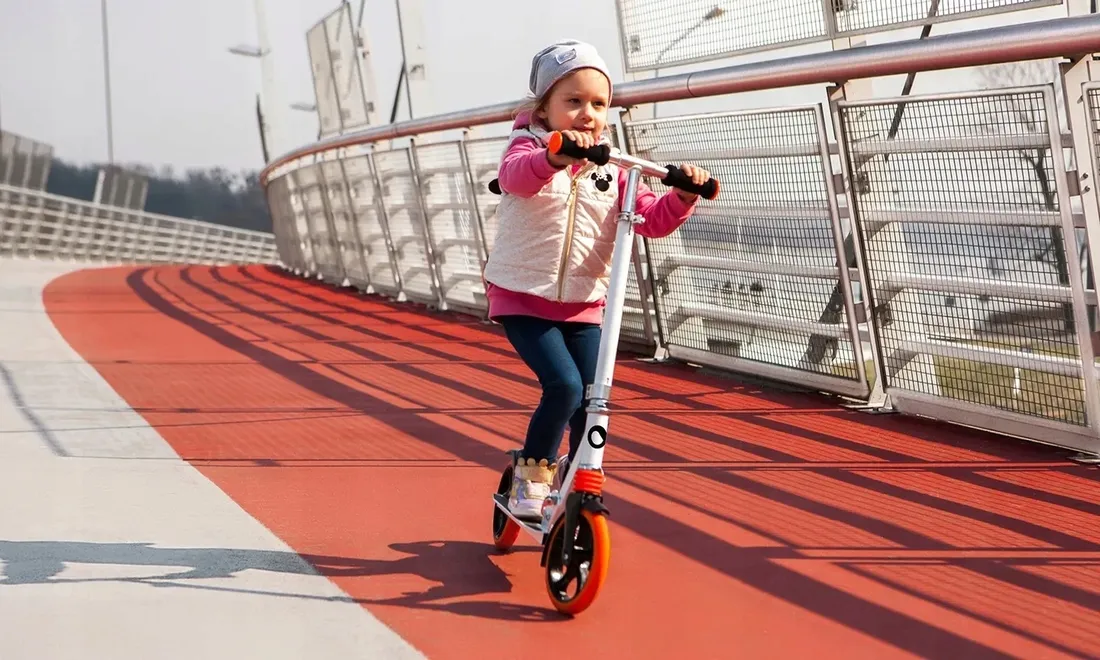 lionelo-luca-hulajnoga-skladana-duze-kauczukowe-kola-amortyzator-do-100-kg