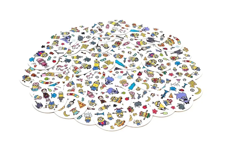 gra-planszowa-dobble-minionki-minimalna-liczba-graczy-2
