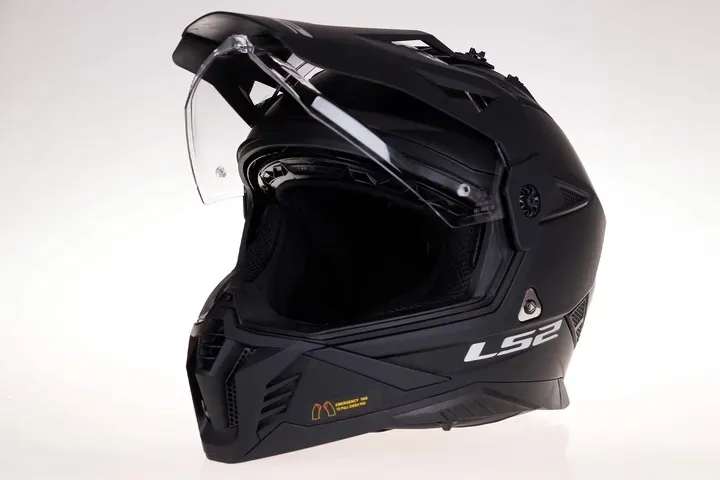 kask-motocyklowy-ls2-mx702-pioneer-ii-czarny-mat-atv-quad-cross-enduro-cechy-wizjera-wzmocniona-odpornosc-na-zarysowania-zintegrowana-blenda-przeciwsloneczna