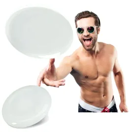 frisbee-latajacy-dysk-talerz-na-plaze-bialy
