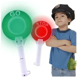 lizak-dla-malego-policjanta-zabawka-chlopca-do-kierowania-ruchem-swiecacy