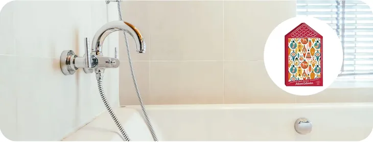 aurora-swiateczny-kalendarz-adwentowy-musujace-kule-do-kapieli-12-x-30g-sol-waga-360-g