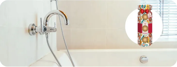 aurora-dla-kobiet-zestaw-musujace-kule-do-kapieli-mix-zapachow-pod-choinke-waga-300-g