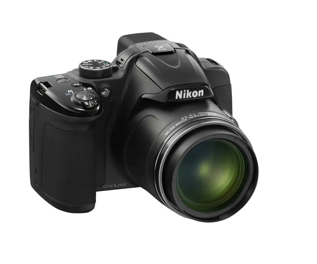 nikon-coolpix-p520-srebrny