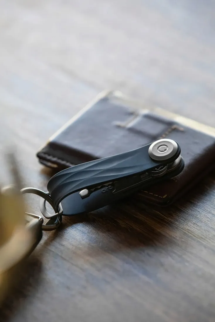 orbitkey-organizer-do-kluczy-active-midnight-blue-niebieski