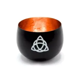 miedziany-czarny-swiecznik-triquetra