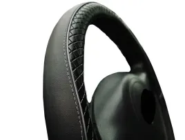 pokrowiec-nakladka-na-kierownice-skora-skorzany-pikowany-czarny-premium