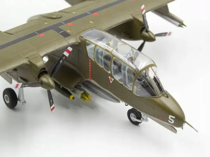 bronco-ov-10a-us-attack-aircraft-1-48-stan-opakowania-oryginalne