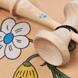 kendama-krom-x-jody-barton-flower-wysokosc-produktu-18-cm
