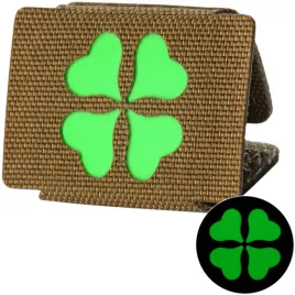 naszywka-rzep-m-tac-koniczyna-czterolistna-molle-pvc-luminescent-coyote