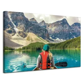 obraz-na-plotnie-dziewczyna-w-kajaku-gory-jeziora-przyroda-120x80-cm