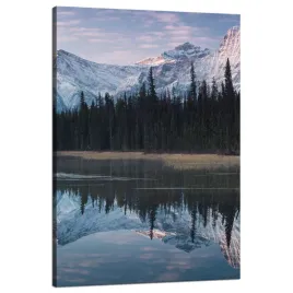 obraz-na-plotnie-tafla-jeziora-woda-lasy-sniezne-gory-80x120-cm