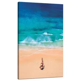 obraz-na-plotnie-kobieta-plaza-slonce-fale-70x120-cm-idealny-na-prezent