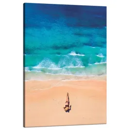 obraz-na-plotnie-kobieta-plaza-slonce-fale-80x120-cm-idealny-na-prezent
