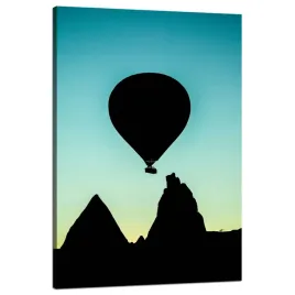 obraz-na-plotnie-natura-balon-na-wzgorzami-80x120