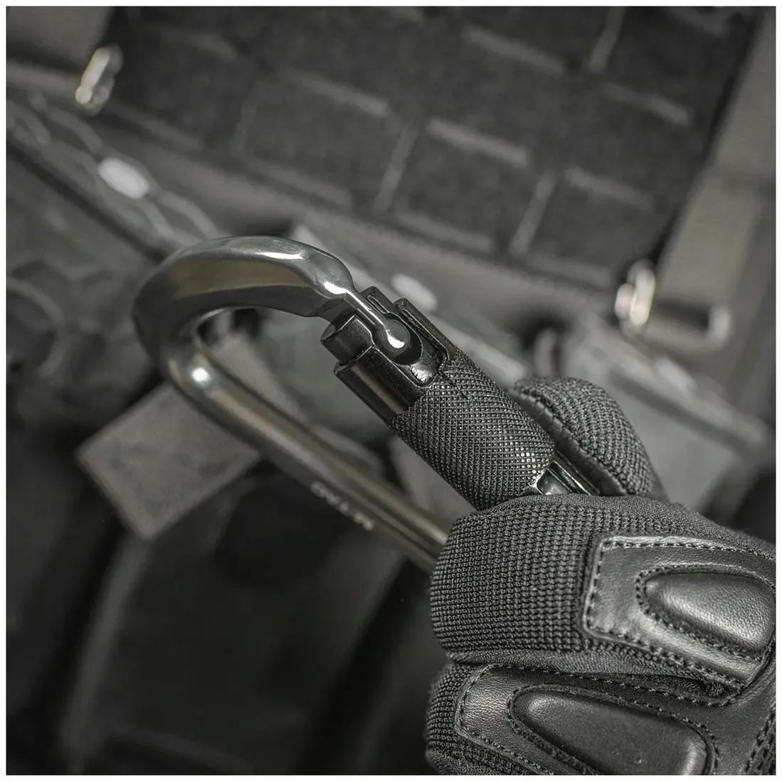 karabinczyk-10-cm-key-lock-m-tac-black