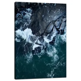obraz-na-plotnie-natura-fale-morze-skalista-plaza-niebieska-woda-40x60