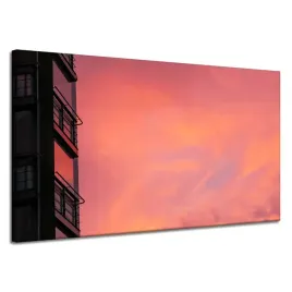 obraz-na-plotnie-rozowe-niebo-zachod-slonca-budynek-120x70