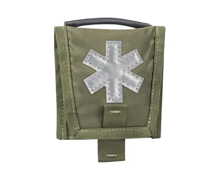 apteczka-micro-med-kit-helikon-tex-nylon-ad-green-cechy-dodatkowe-elementy-odblaskowe-mozliwosc-mocowania