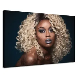 obraz-na-plotnie-czarna-kobieta-blond-wlosy-loki-120x80-cm