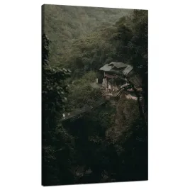 obraz-na-plotnie-natura-dom-w-gorach-70x120-cm-most-wiszacy-zielone-barwy