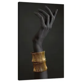 obraz-na-plotnie-czarna-reka-zlote-bransoletki-70x120-cm