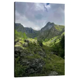obraz-na-plotnie-natura-porosniete-gory-80x120-cmwidok-przed-burza-trawa