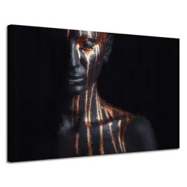 obraz-na-plotnie-czarna-kobieta-brazowe-paski-sztuka-120x80-cm