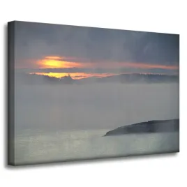 obraz-na-plotnie-natura-zachodzace-slonce-70x50-cm-mglisty-krajobraz-widok