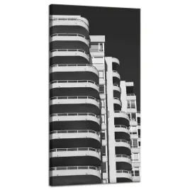 obraz-na-plotnie-architektura-budynek-balkon-40x80-miasto-w-szarosciach-kli