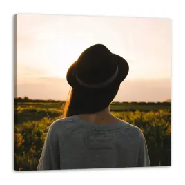 obraz-na-plotnie-natura-kobieta-w-kapeluszu-80x80-cm