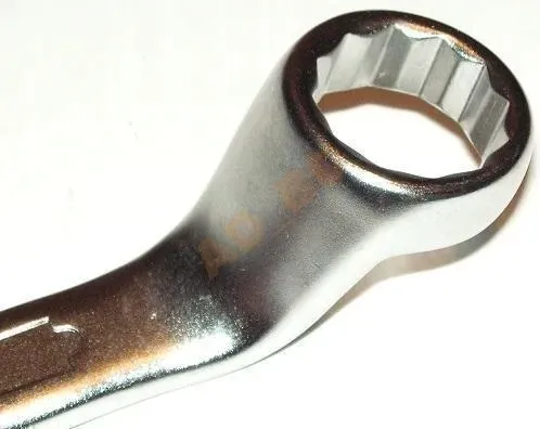 klucz-oczkowy-odgiety-yato-30x32-mm-polerowana-glowka-warsztatowy-kod-producenta-yt-0394