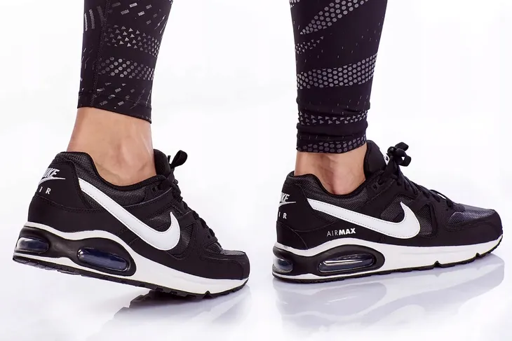 buty-nike-air-max-command-021-375-cechy-dodatkowe-oddychajace